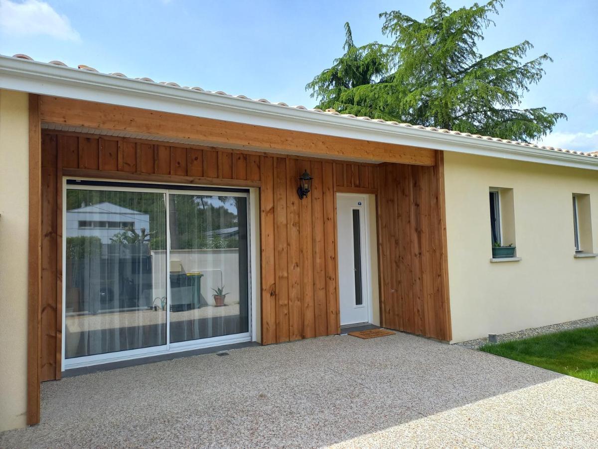C La Belle Vie Hotel Pessac Exterior photo