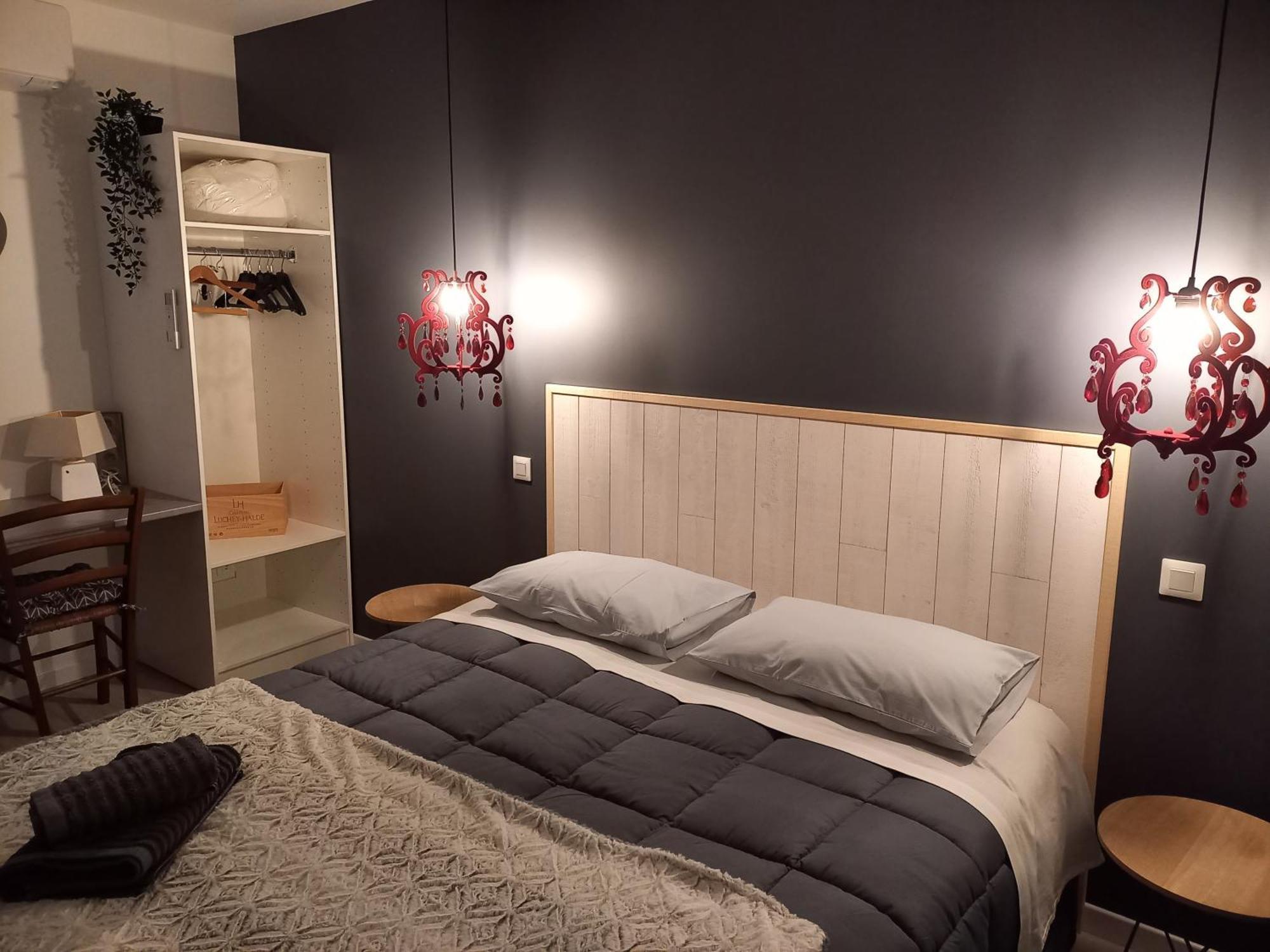 C La Belle Vie Hotel Pessac Room photo